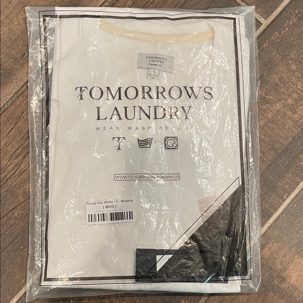 Tomorrows Laundry White Scoop Modern Essential Tee Size S Small